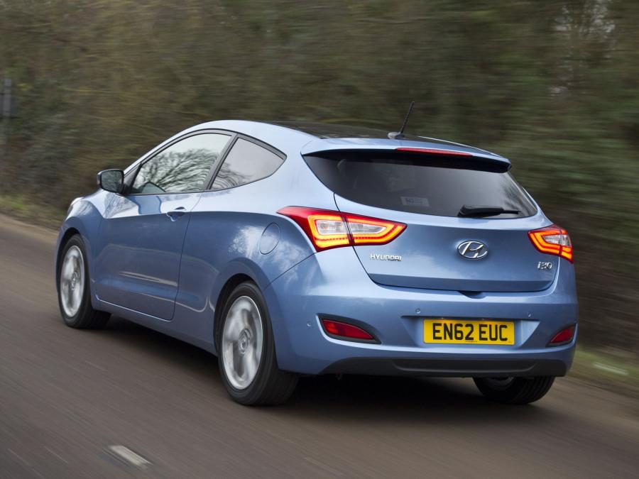  Hyundai i30 3-Door 2013 года  (UK) (фото 10 из 16)